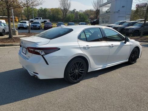 Used 2021 Toyota Camry XSE image 3