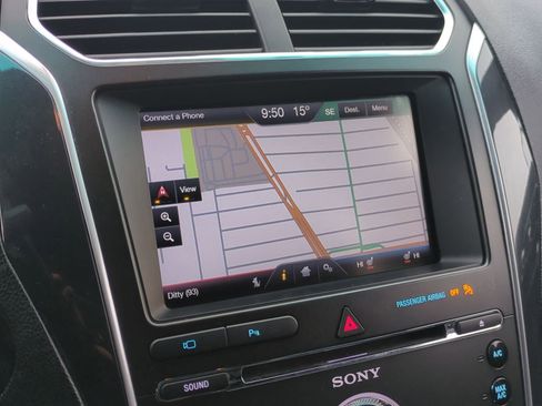 Used 2016 Ford Explorer Limited image 41