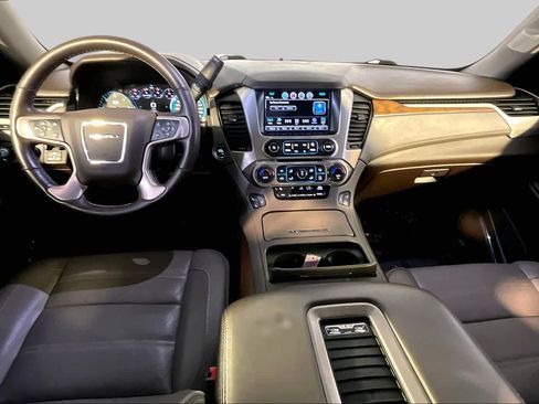 Used 2020 GMC Yukon XL Denali w/ Denali Premium Package AWD/4WD image 16