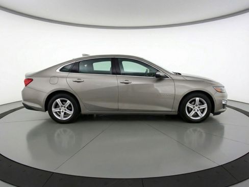 Used 2024 Chevrolet Malibu LT image 9