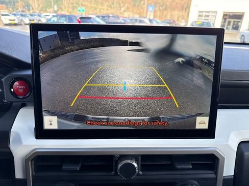 Used 2024 Toyota Tacoma TRD Off-Road image 28