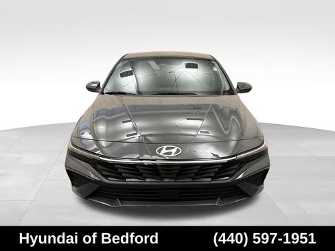 Used 2024 Hyundai Elantra SEL FWD image 2