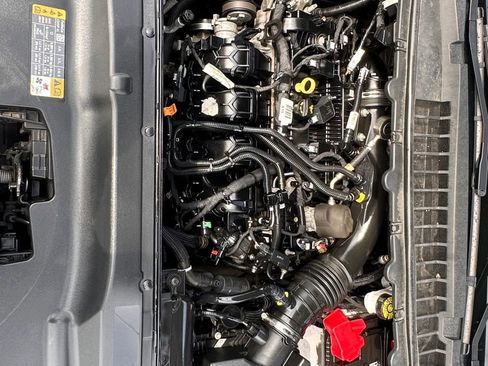 Used 2020 Ford Edge SE image 18