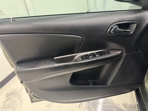 Used 2016 Dodge Journey Crossroad FWD image 24