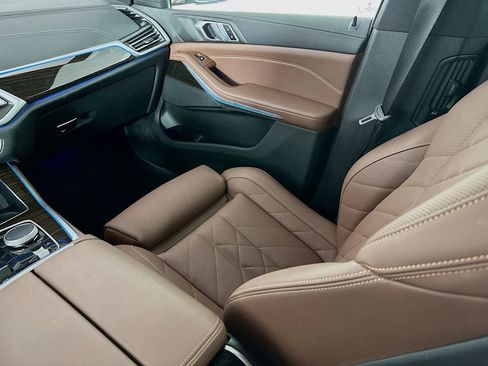 Used 2023 BMW X5 xDrive45e w/ Climate Comfort Package image 31