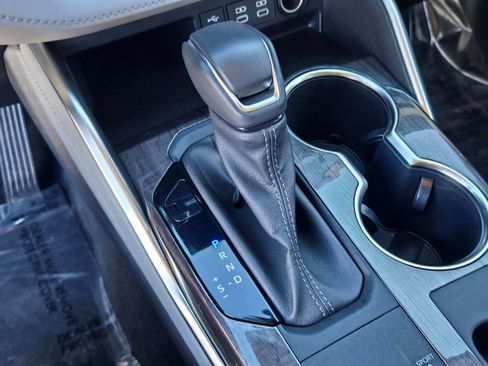 Used 2023 Toyota Highlander Platinum image 19