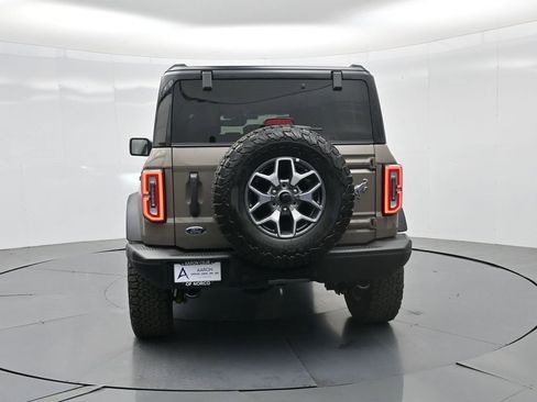 Used 2025 Ford Bronco Badlands image 8