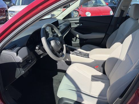 Certified 2025 Honda Accord SE image 15