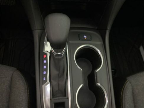 Used 2023 Chevrolet Equinox LT image 41