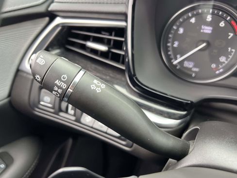 Certified 2022 Cadillac XT5 Premium Luxury w/ LPO, ONYX Package image 27