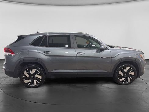Used 2025 Volkswagen Atlas Cross Sport SE AWD/4WD image 13