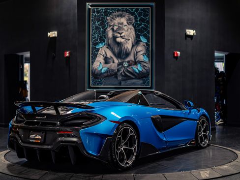Used 2020 McLaren 600LT Spider RWD image 43