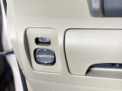 Used 2009 Toyota Camry LE FWD image 17