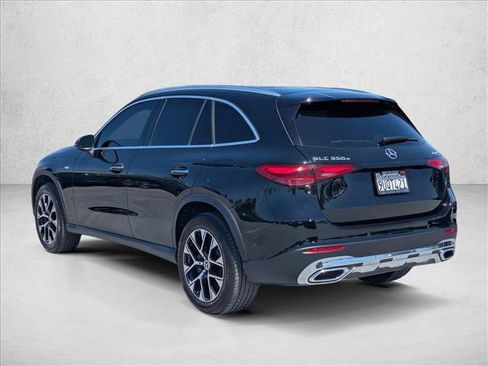 Used 2025 Mercedes-Benz GLC 350e 4MATIC image 8