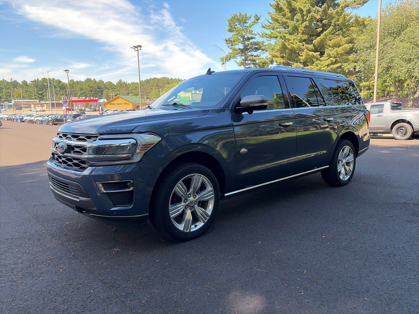 Used 2023 Ford Expedition Max King Ranch AWD/4WD image 3