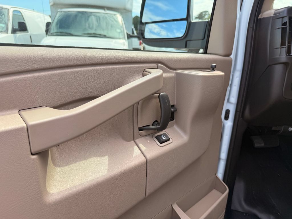 New 2026 Chevrolet Express 2500 w/ Driver Convenience Package RWD image 20