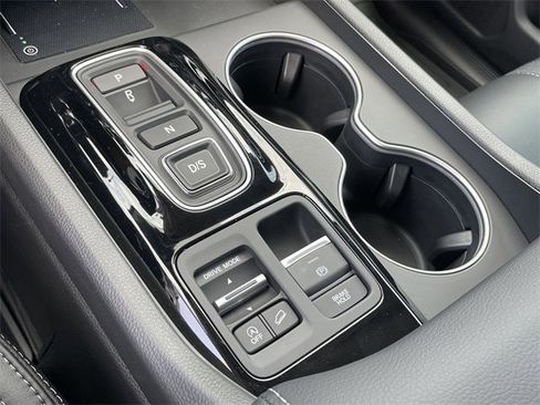 New 2025 Honda Pilot Touring image 21