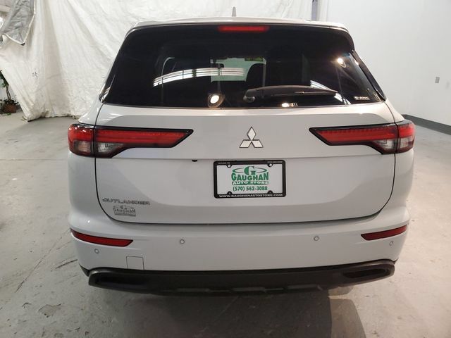 Used 2024 Mitsubishi Outlander ES AWD/4WD image 5