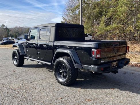 Used 2021 Jeep Gladiator Sport image 3