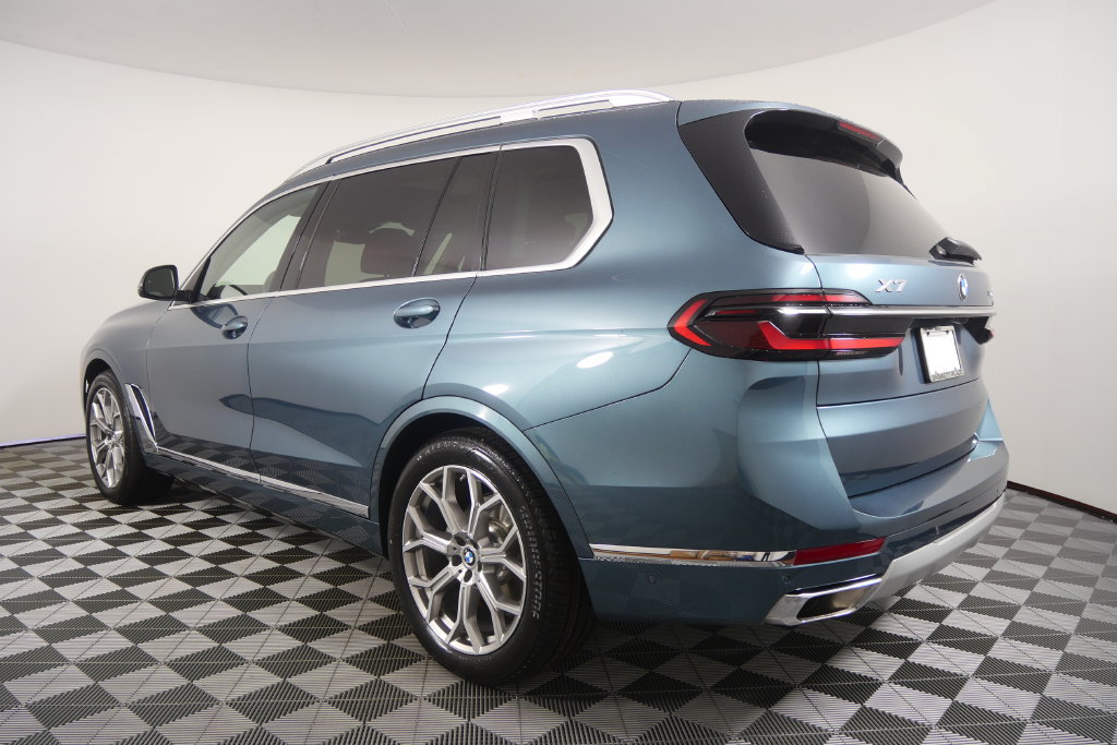 Certified 2024 BMW X7 xDrive40i AWD/4WD image 3