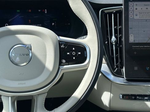 Used 2026 Volvo XC90 T8 Ultra w/ Protection Package Premier AWD/4WD image 9