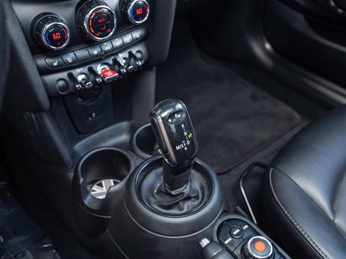 Used 2020 MINI Cooper 2-Door Hardtop FWD image 14