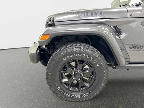 Used 2023 Jeep Gladiator Sport AWD/4WD image 16