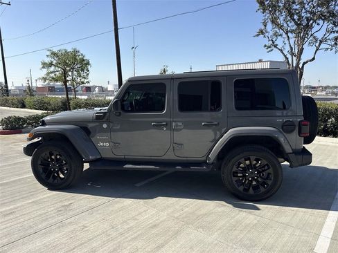 Used 2023 Jeep Wrangler Unlimited Sahara image 6