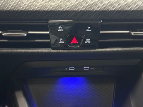 Used 2022 Volkswagen Golf R AWD/4WD image 16