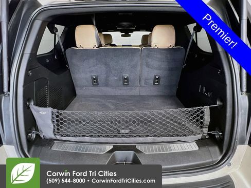 Used 2021 Chevrolet Suburban Premier AWD/4WD image 15