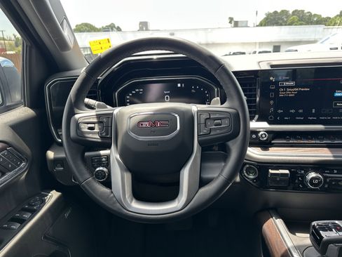 Used 2023 GMC Sierra 1500 SLT w/ SLT Premium Plus Package AWD/4WD image 17