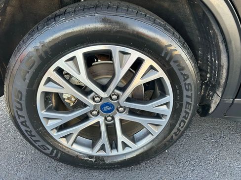 Used 2021 Ford Escape SEL image 33