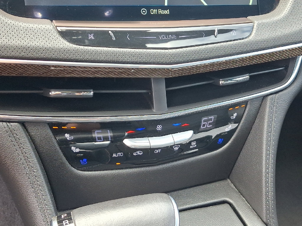Certified 2018 Cadillac CT6 Luxury AWD/4WD image 17