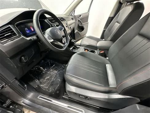 Certified 2024 Volkswagen Tiguan SE image 15