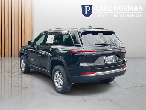 New 2025 Jeep Grand Cherokee Laredo w/ Luxury Tech Group I image 7