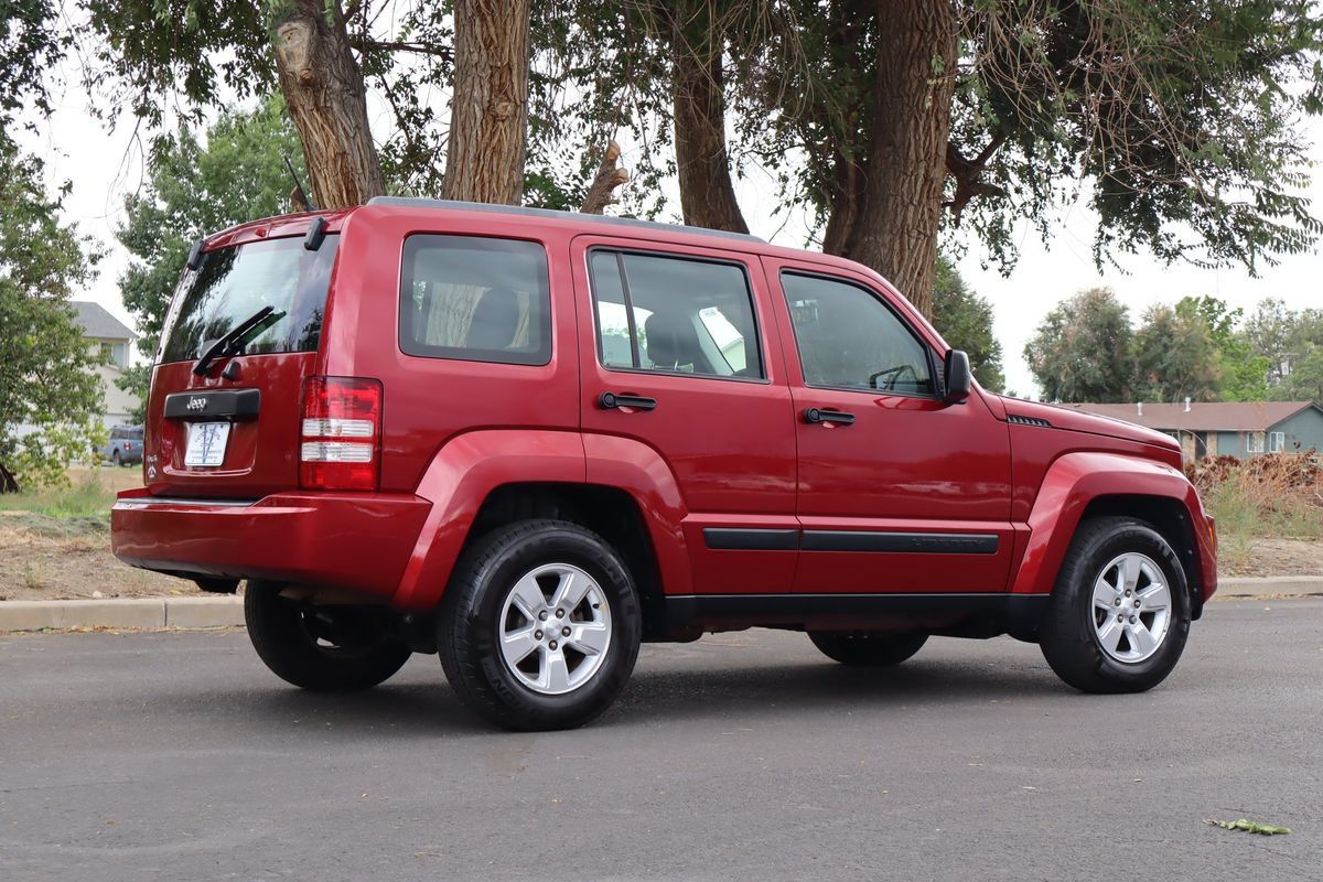 Used 2012 Jeep Liberty Sport w/ Driver Convenience Group AWD/4WD image 7