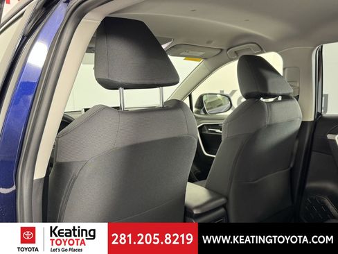 Used 2025 Toyota RAV4 XLE image 16