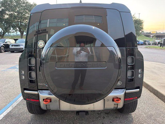 Used 2023 Land Rover Defender 110 X AWD/4WD image 10
