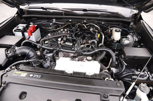 Used 2025 Toyota 4Runner SR5 AWD/4WD image 28