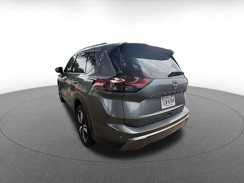 Used 2026 Nissan Rogue SL AWD/4WD image 3