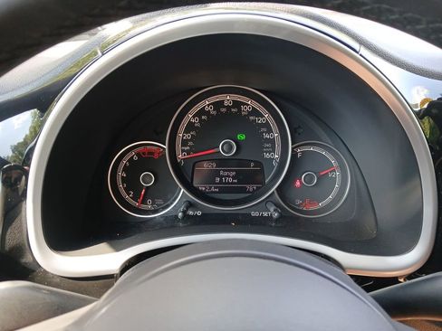 Used 2018 Volkswagen Beetle 2.0T S image 15