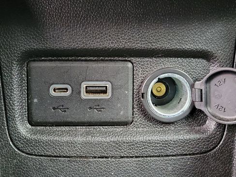 Used 2021 Chevrolet Spark LT image 27