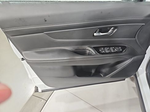 Certified 2025 Nissan Murano SV AWD/4WD image 12