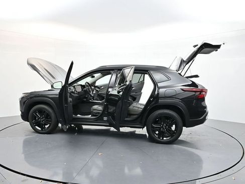 Used 2024 Chevrolet Trax ACTIV w/ Driver Confidence Package image 47