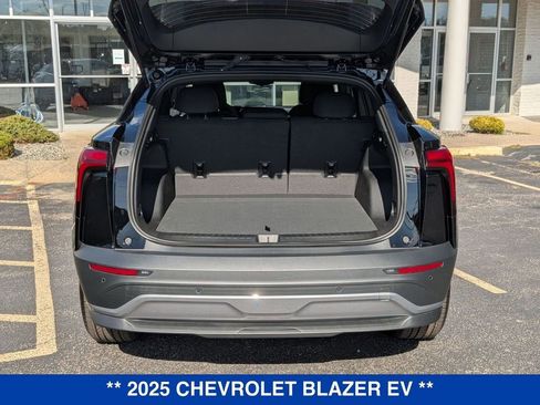 New 2025 Chevrolet Blazer EV LT w/ Midnight/Sport Edition AWD/4WD image 29