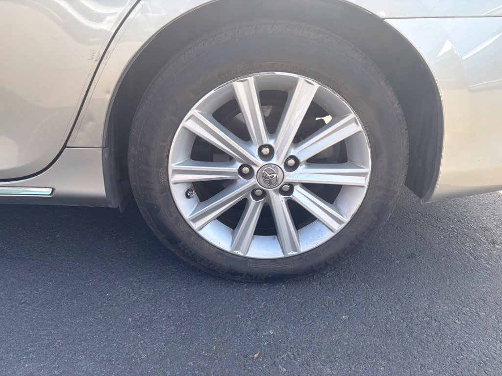Used 2013 Toyota Camry XLE FWD image 10