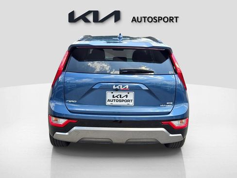 New 2025 Kia Niro EX Touring image 9