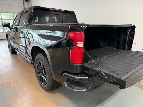 Used 2025 Chevrolet Silverado 1500 High Country w/ Midnight Edition AWD/4WD image 4
