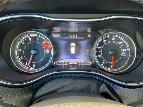 Used 2019 Jeep Cherokee Trailhawk w/ Cold Weather Group AWD/4WD image 22