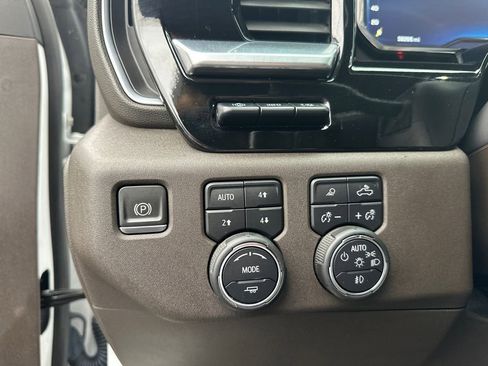 Used 2022 Chevrolet Silverado 1500 LTZ image 20